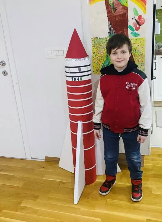 Третоодделенци од ООУ „Лазо Трповски“ наградени во Берлин Третоодделенци од ООУ Лазо Трповски наградени во Берлин 16-01-2025 - слика 3
