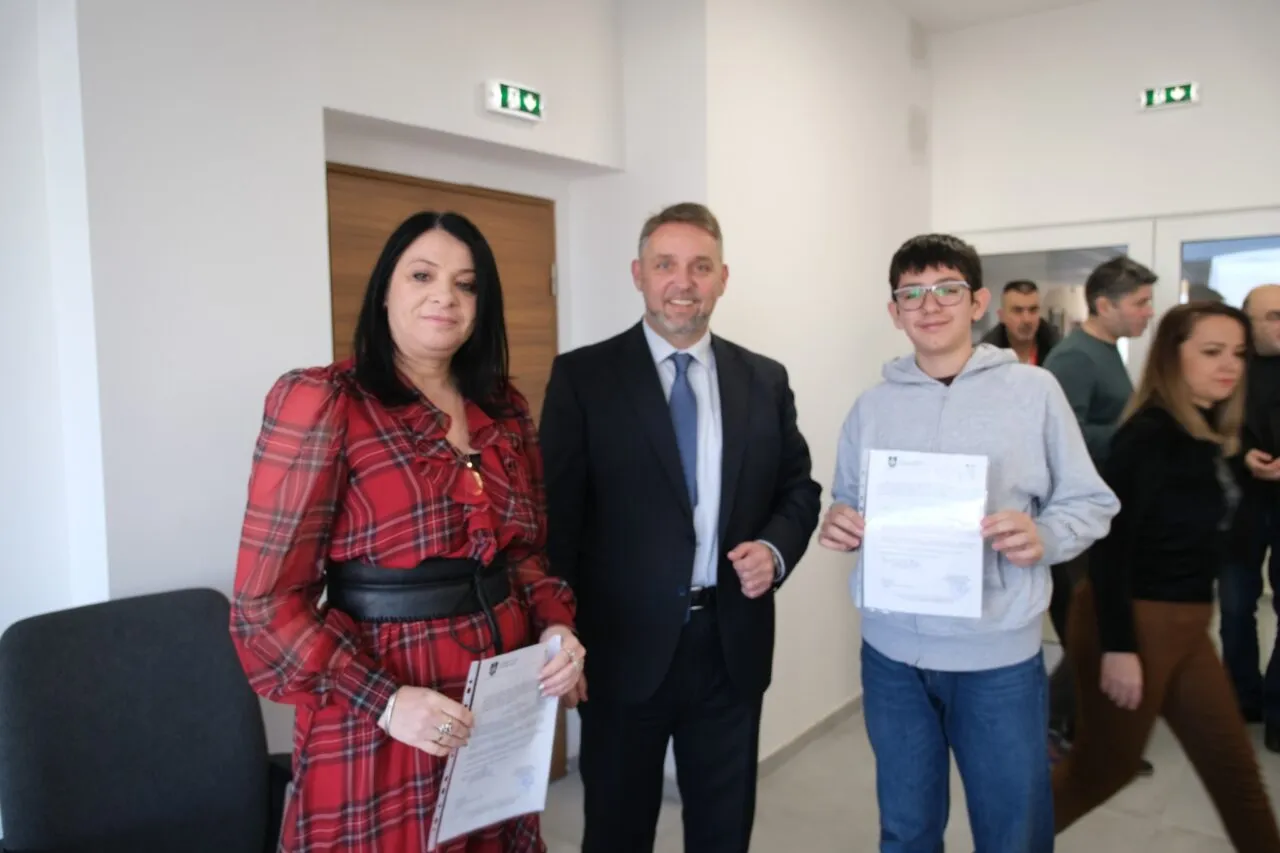 Општината ги награди најдобрите ученици и ментори