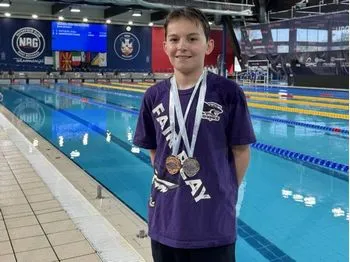 Srebren i zlaten medal za nashiot plivach Bodan Ristovski 1