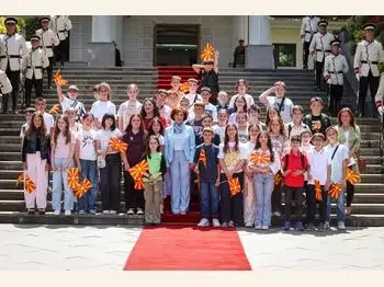 Uchesnici na tradicionalnata ceremonija na menuvanje na drzhavnoto zname 1